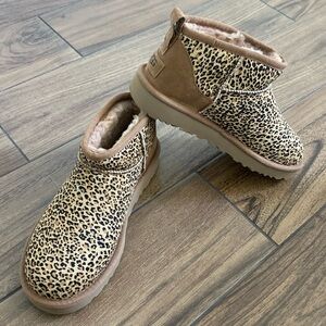 UGG ULTRA MINI SPECKLE